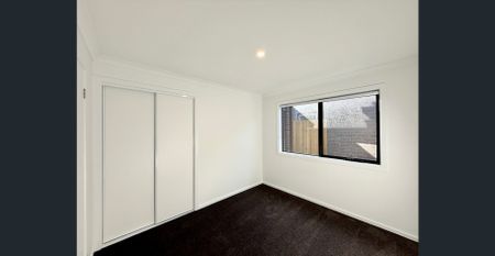 Brand New Family Living in a Thriving Armstrong Creek Pocket - Photo 3