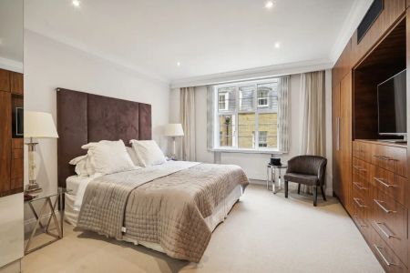 3 bedroom flat in 181 Sloane Street - Photo 4