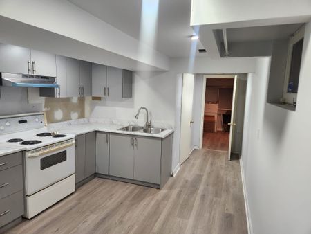 For Lease - 1441 Clarkson Road Unit# Lower Level, Mississauga, Ontario - Photo 2