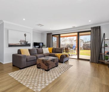 Perfect family home, with shedding - Photo 2