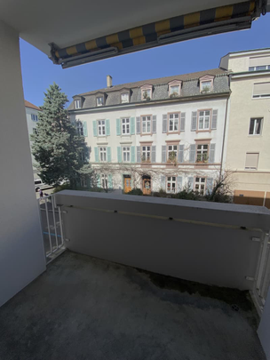 "Sanierte 2-Zimmer-Wohnung im Iselin-Quartier" - Photo 1