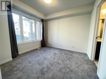 33 GUARDHOUSE CRESCENT - Photo 2