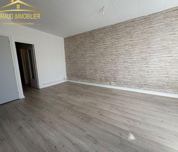 Location Appartement 2 pièces 53m² CHARLIEU 42190 - Photo 6