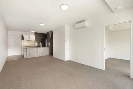 Spacious One-Bedroom Apartment in 'Liberte', Kangaroo Point - Photo 2