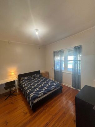 Croydon Park - Photo 1