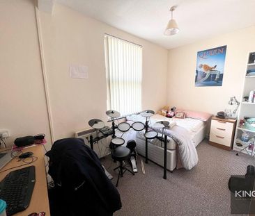 5 bedroom end of terrace house to rent - Photo 1