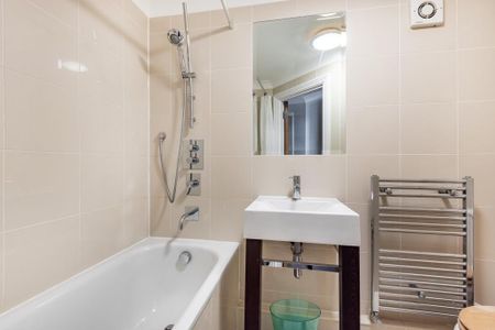 2 bedroom flat to rent - Photo 4