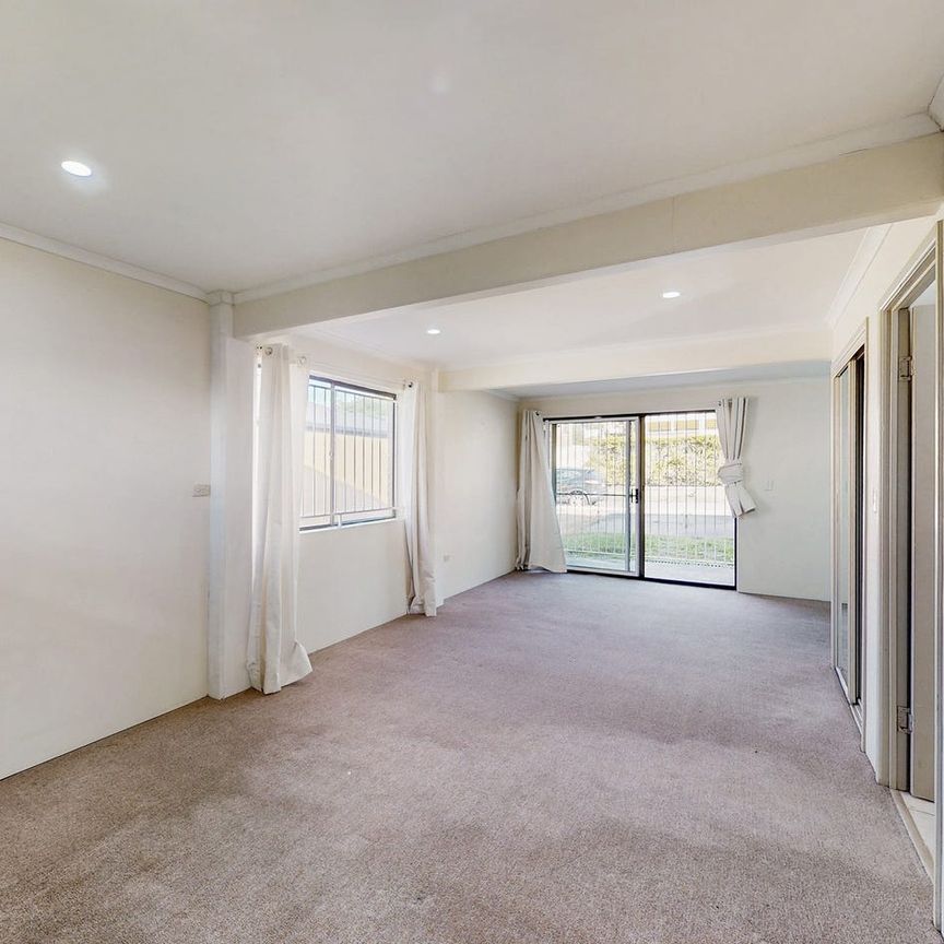 Easy-Living 3-Bedroom Home in Macgregor - Photo 1