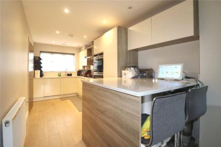 3 bedroom detached house to rent - Photo 4