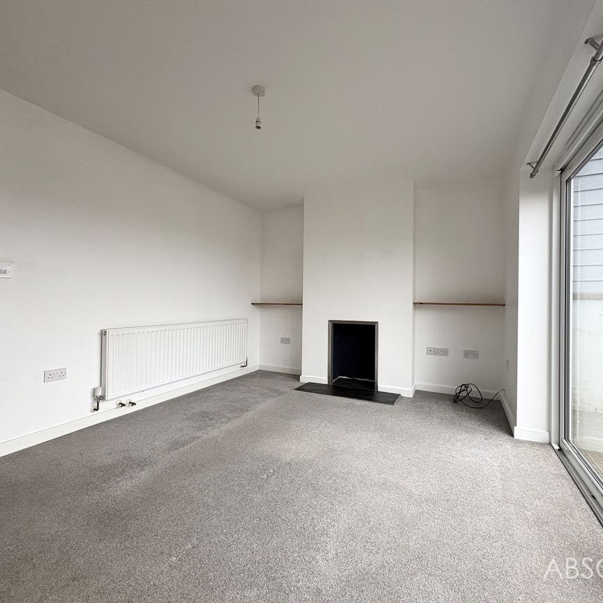 3 bed mid-terraced house to rent in Berry Road, Paignton, TQ3 - Photo 1