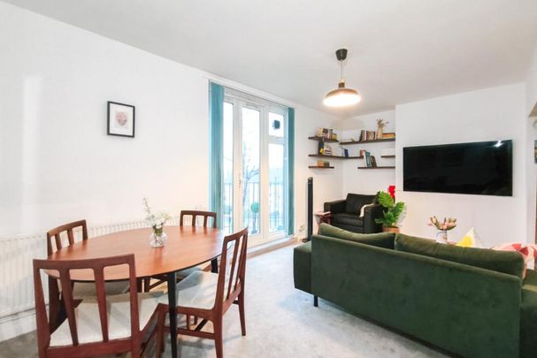 3 bedroom flat to rent - Photo 1