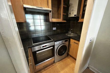 1 bedroom flat to rent - Photo 4