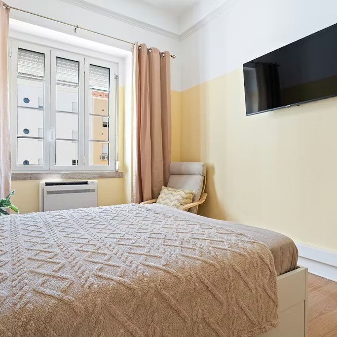 Avenida de Sidónio Pais, Lisbon, Lisbon 1050-215 - Photo 1