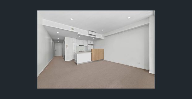 Lease your lifestyle in the heart of it all. - Photo 1