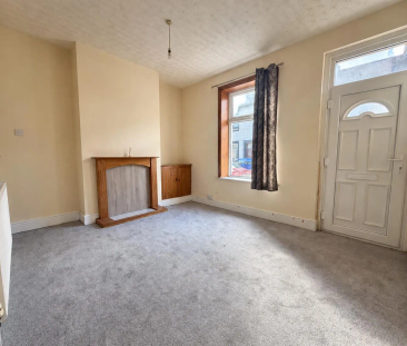 2 bed terraced house to rent in St. Cuthbert Street, Burnley, BB10 - Photo 2