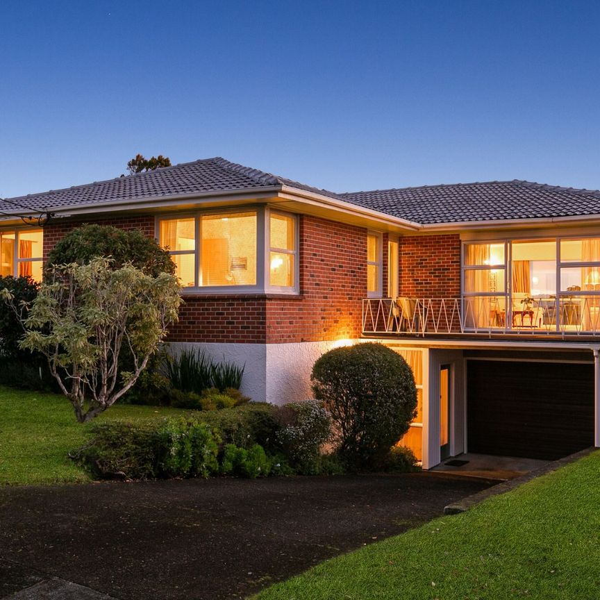 Spacious Family Home in Blockhouse Bay - Photo 1