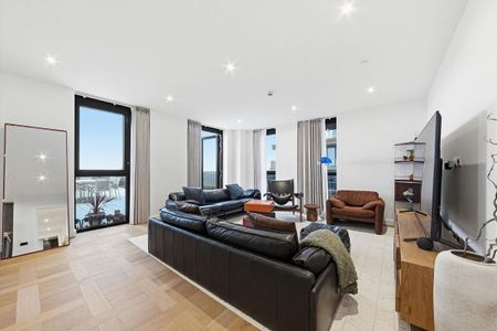 Stunning 3 bedroom apartment to rent in London Dock, Wapping E1W - Photo 2