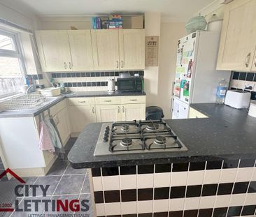 2 bedroom terraced house to rent - Photo 4