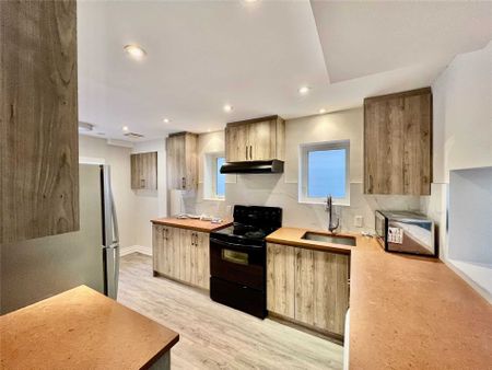 For Lease - 316 Willowdale Avenue, Toronto, Ontario - Photo 3