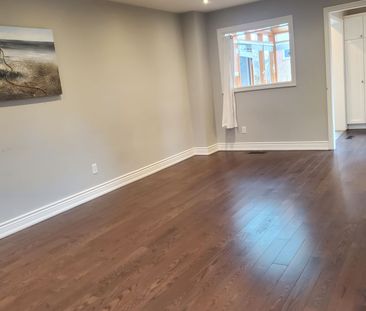 For Lease - 104 Houseman Crescent, Richmond Hill, Ontario - Photo 5