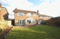 4 bedroom detached house to rent - Photo 2