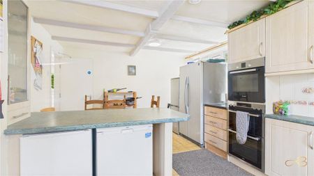 1 bedroom detached house to rent - Photo 3