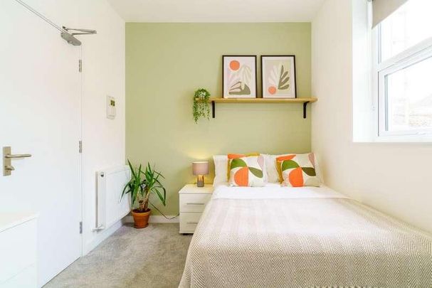 Kings Avenue, Falmouth, TR11 - Photo 1