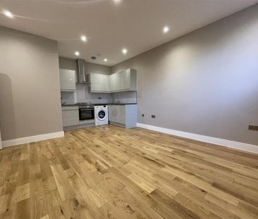 3 bedroom apartment to rent - Photo 2