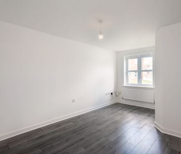 2 bedroom semi-detached house to rent - Photo 4