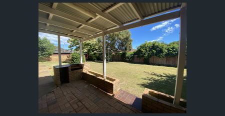 UPSTAIRS UNIT WITH DOUBLE GARAGE, INCL. POWER AND WATER - Photo 4