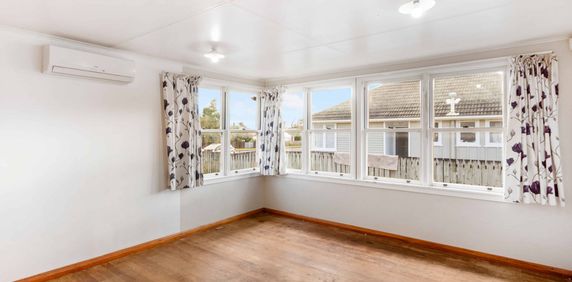 3 bedroom home in Papakura! - Photo 2