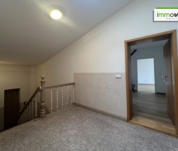 Schicke 2-Raum-Dachgeschoss-Wohnung im Altbau! Aufzug vorhanden & S... - Foto 3