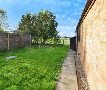 2 bedroom detached bungalow to rent - Photo 1