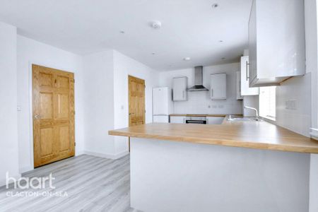 3 bedroom detached house to rent - Photo 4