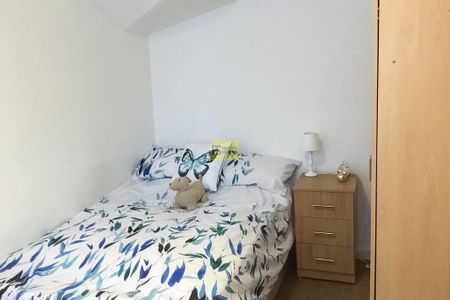 7 bedroom terraced house to rent - Photo 3