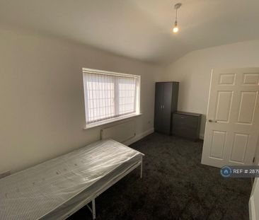 4 bedroom terraced house to rent - Photo 5