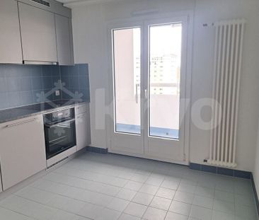 RENOVATED APARTMENT WITH BALCONY AND ELEVATOR - Foto 5