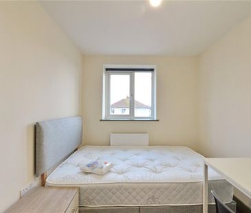 6 bedroom semi-detached house to rent - Photo 3