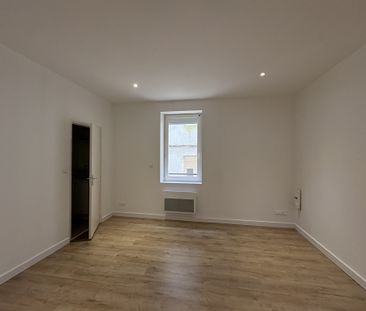 Location Appartement 2 pièces 46m² CASTELNAUDARY 11400 - Photo 3
