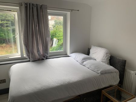 Studio Flat, Dollis Hill Lane, NW2 - Photo 3