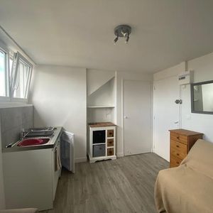 Location Appartement 1 pièce 12m² CAMBRAI 59400 - Photo 2