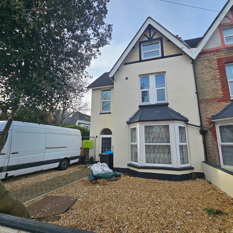 Hamilton Road, Bournemouth - Photo 1