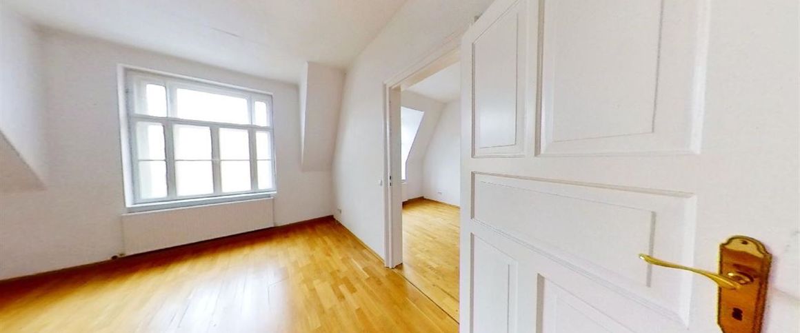 VORANKÜNDIGUNG Lehel – charmanter Altbau mit Patina - Photo 1