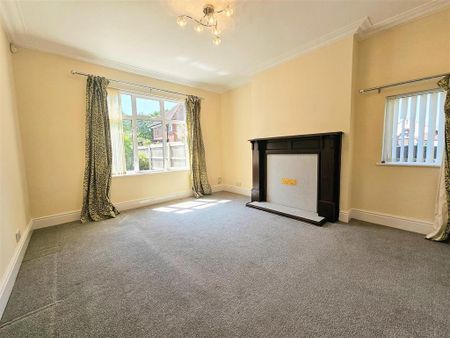 3 bedroom detached house to rent - Photo 2