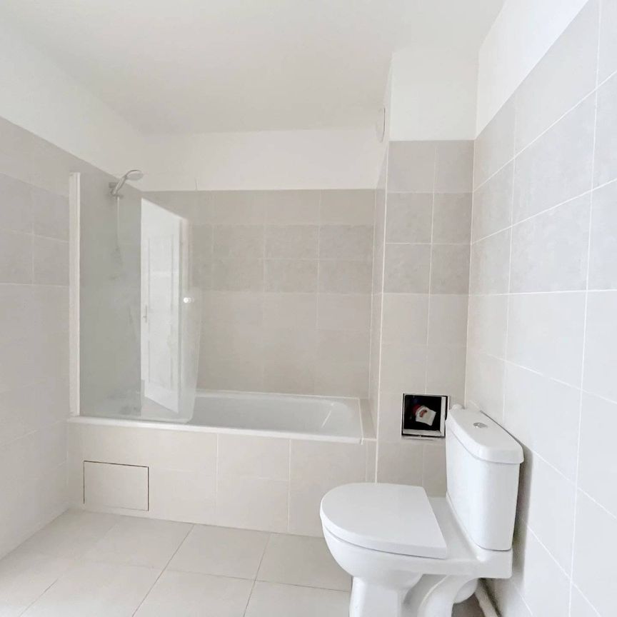 Rental Apartment La Garenne-Colombes - Photo 2