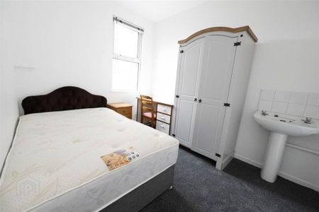 22 Tates Avenue, Belfast, Belfast, BT9 7BY - Photo 3
