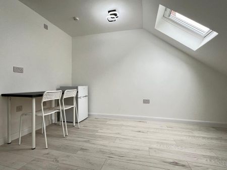 Studio to rent - Photo 3