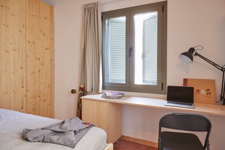 Carrer de lEncarnació, Barcelona, Catalonia 08025 - Photo 4