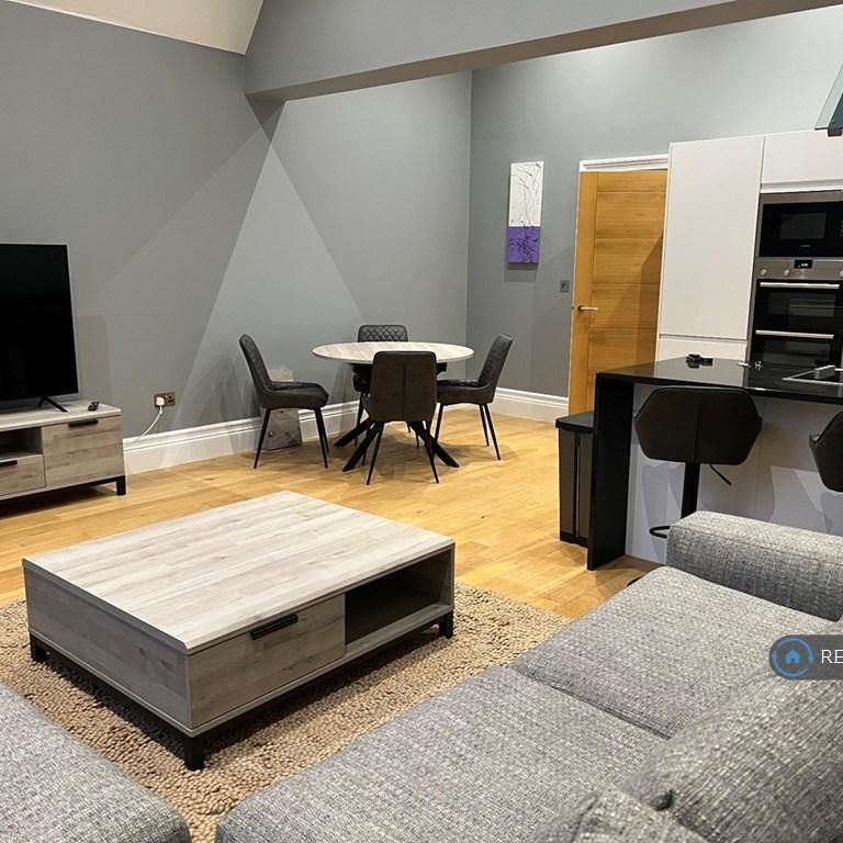 2 bedroom flat to rent - Photo 1