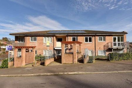 St. Hughs Avenue, High Wycombe, HP13 - Photo 2